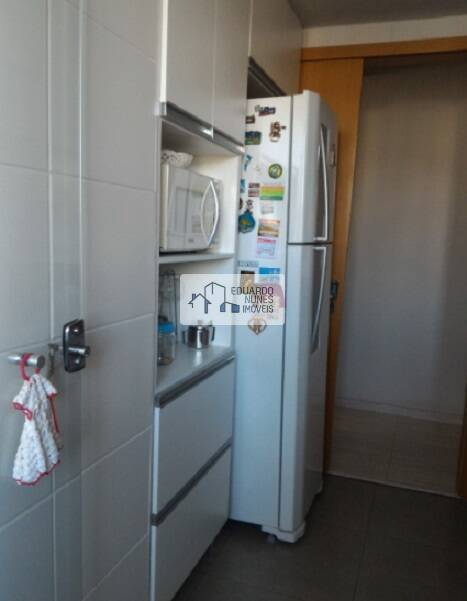 Apartamento à venda com 3 quartos, 81m² - Foto 20