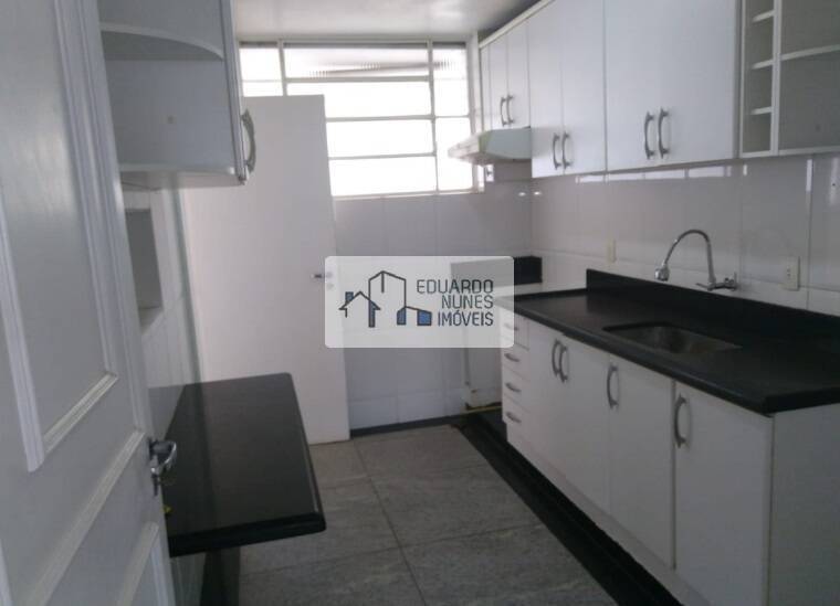 Apartamento à venda com 4 quartos, 180m² - Foto 8