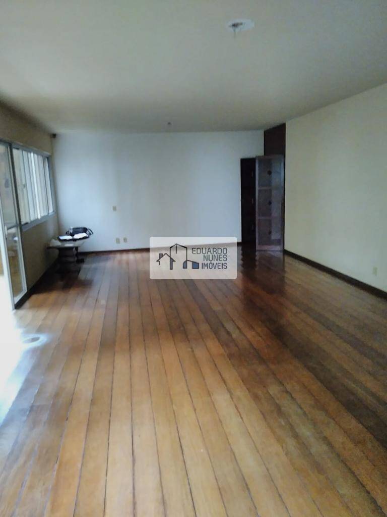 Apartamento à venda com 4 quartos, 240m² - Foto 1