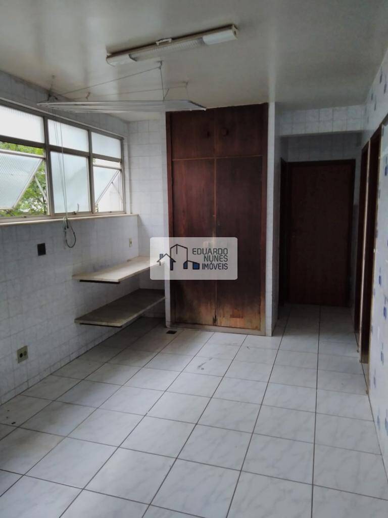 Apartamento à venda com 4 quartos, 240m² - Foto 18