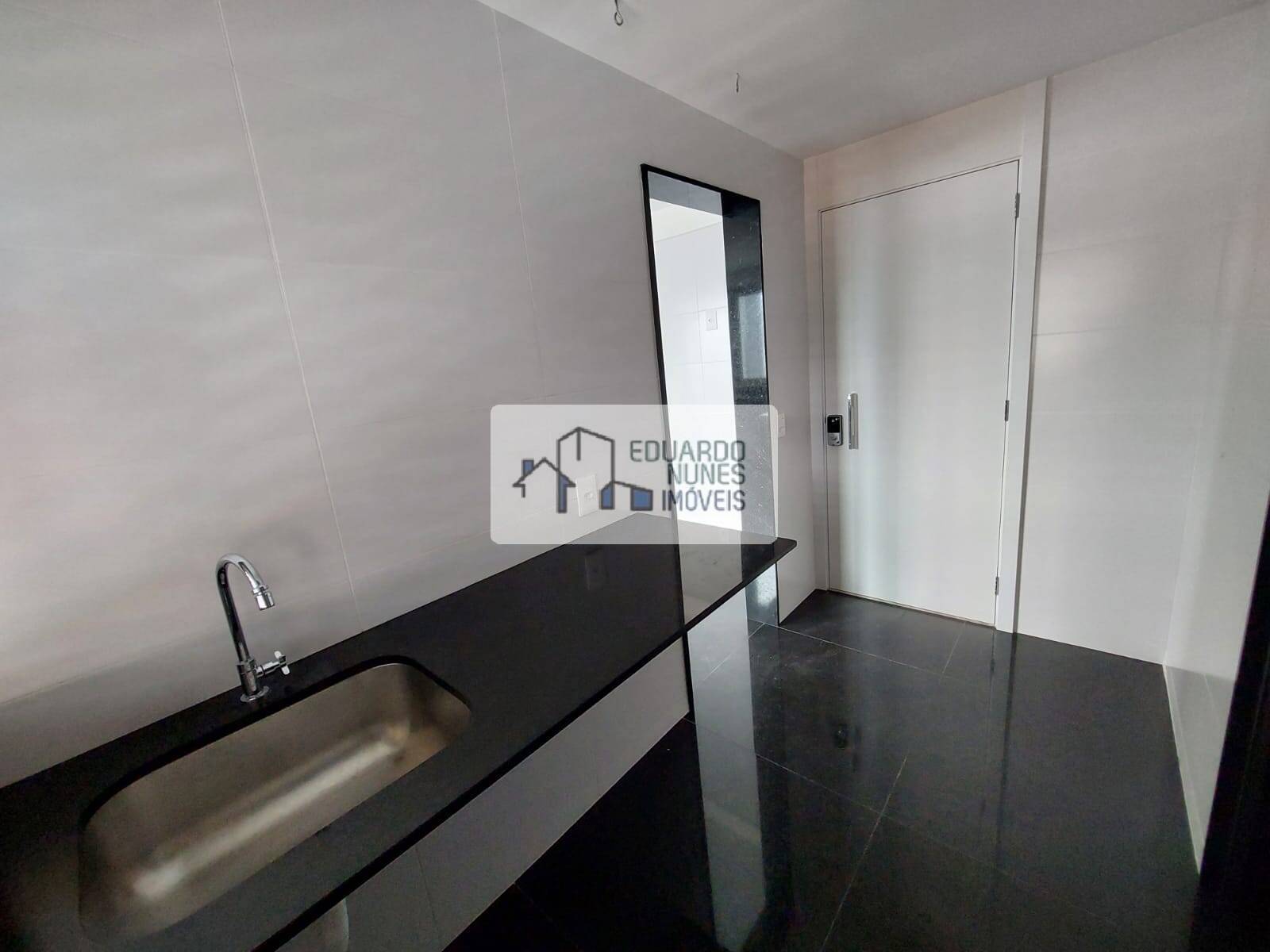 Apartamento à venda com 4 quartos, 145m² - Foto 18