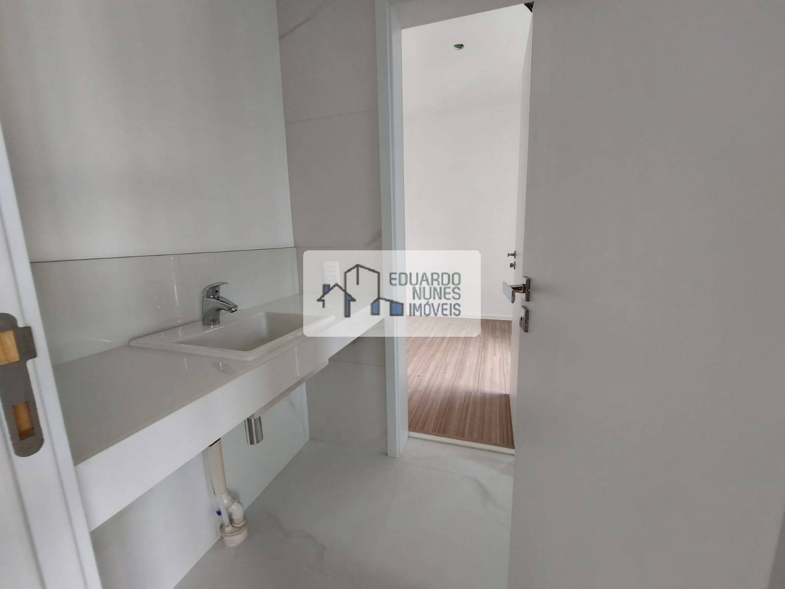 Apartamento à venda com 4 quartos, 145m² - Foto 15