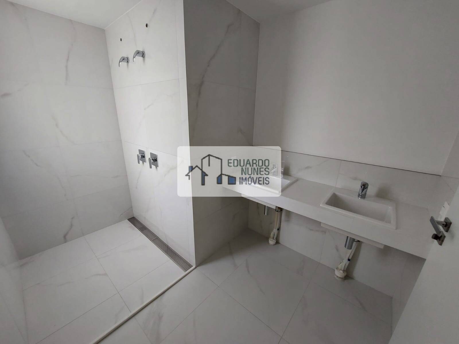 Apartamento à venda com 4 quartos, 145m² - Foto 16