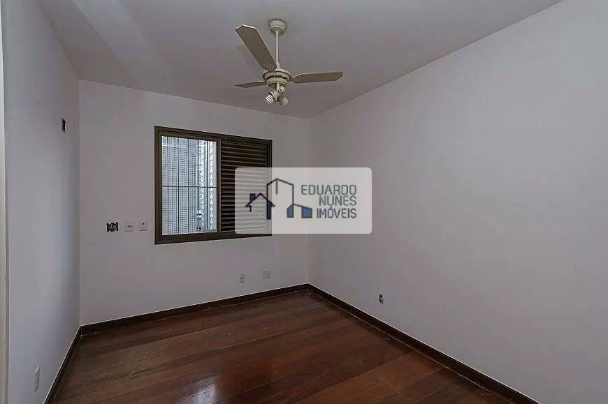 Apartamento à venda com 3 quartos, 162m² - Foto 13