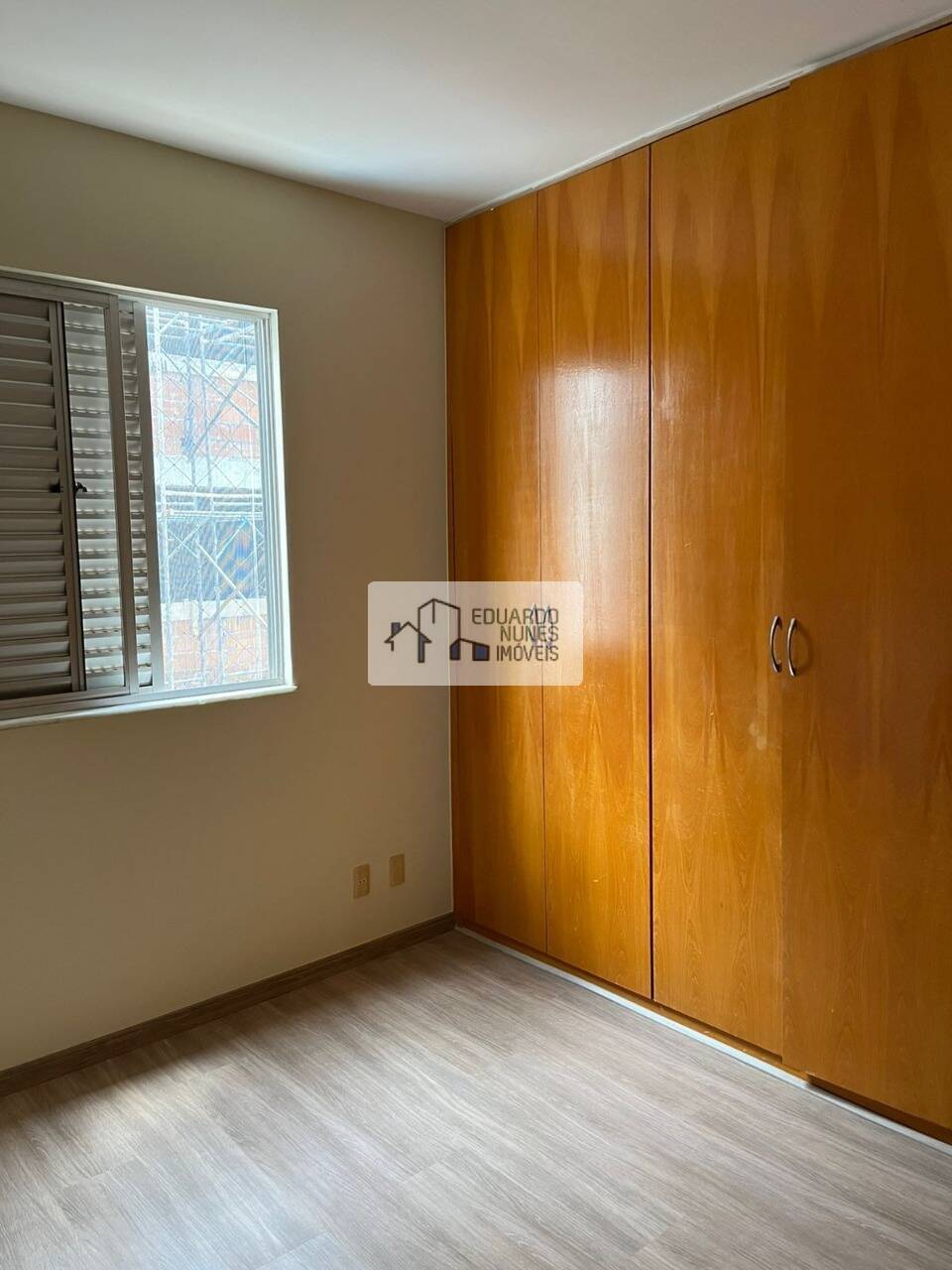 Apartamento à venda com 4 quartos, 150m² - Foto 4