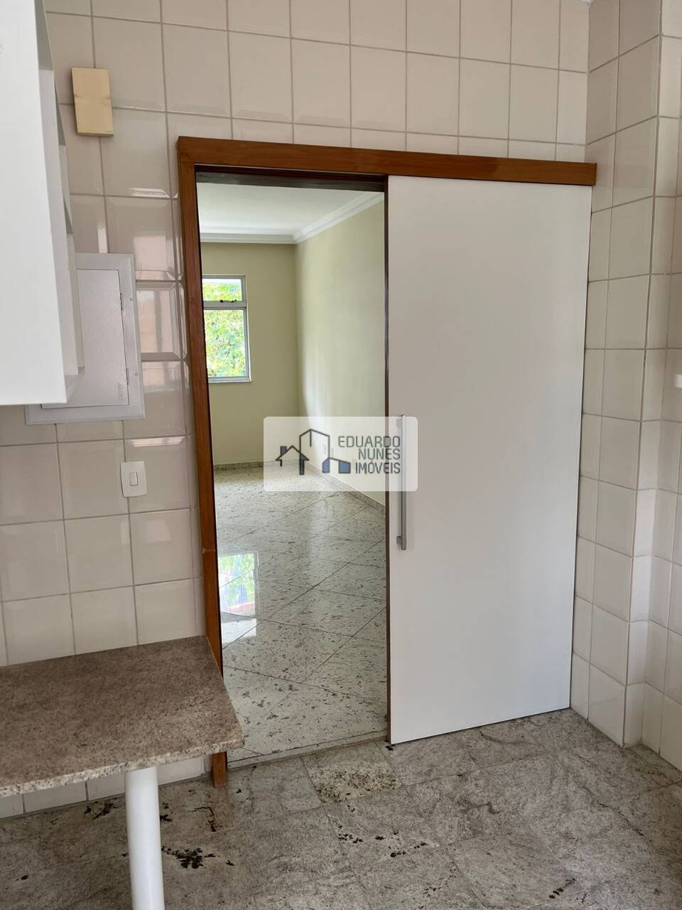 Apartamento à venda com 4 quartos, 150m² - Foto 10