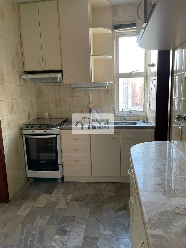 Apartamento à venda com 3 quartos, 95m² - Foto 8