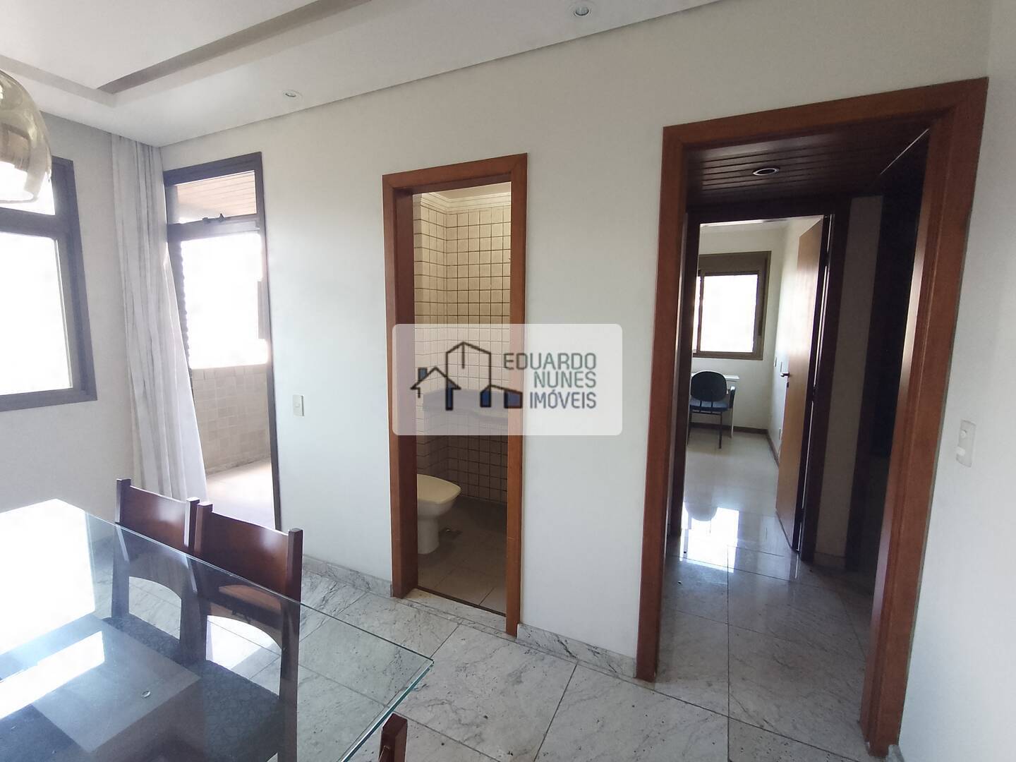 Apartamento à venda com 3 quartos, 205m² - Foto 2