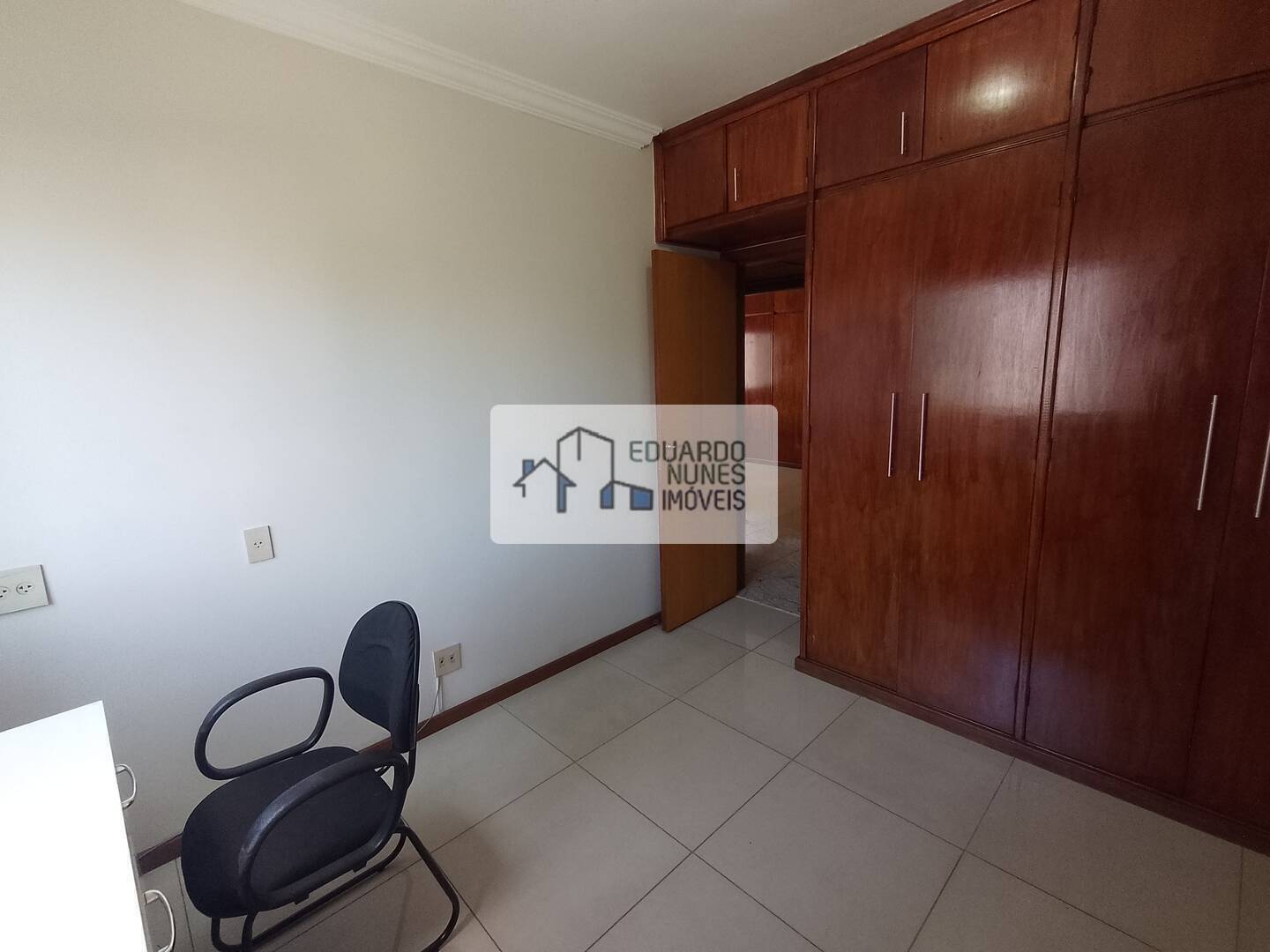 Apartamento à venda com 3 quartos, 205m² - Foto 7