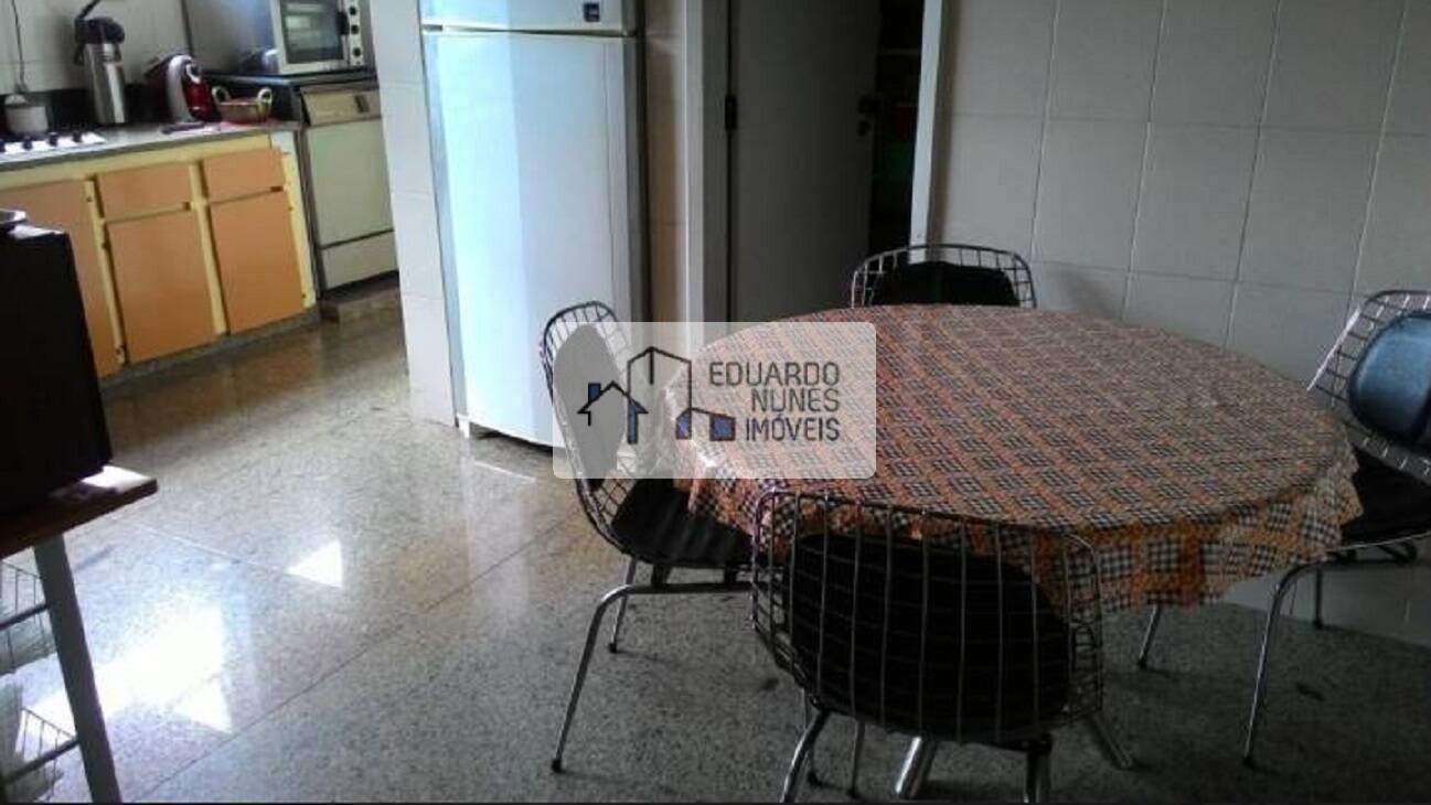 Apartamento à venda com 4 quartos, 250m² - Foto 9