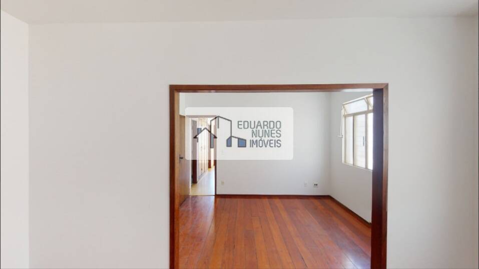 Apartamento à venda com 3 quartos, 140m² - Foto 2