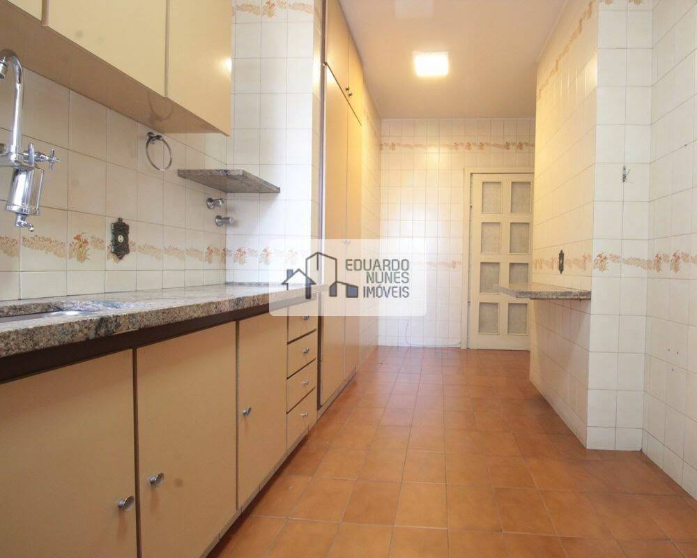 Apartamento à venda com 4 quartos, 256m² - Foto 18