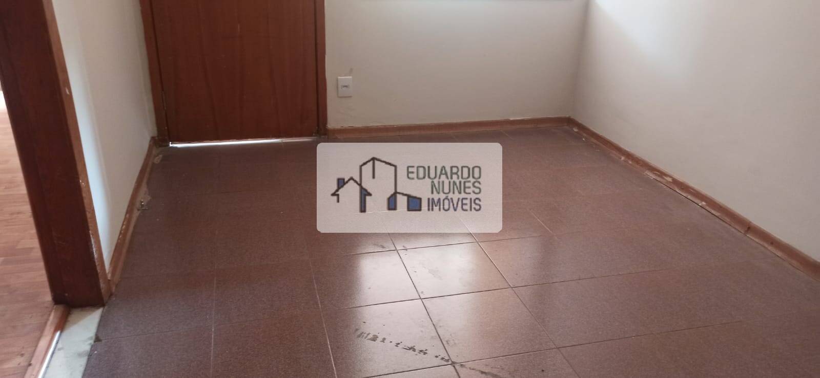 Casa à venda com 6 quartos, 360m² - Foto 11