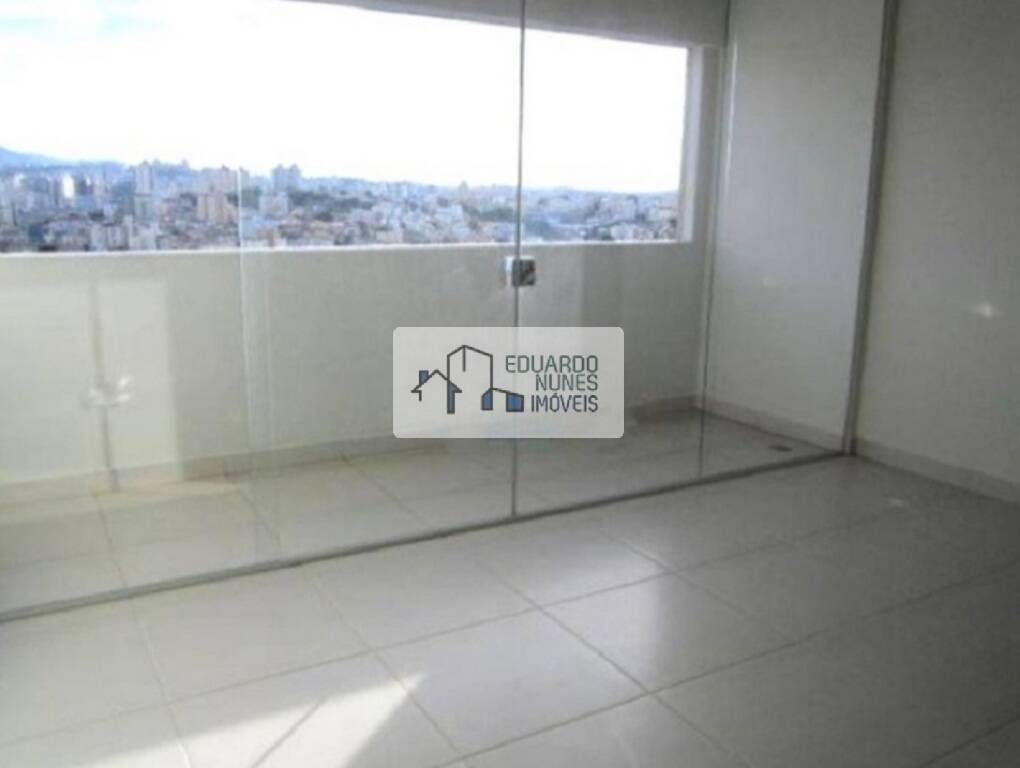 Apartamento à venda com 2 quartos, 66m² - Foto 2