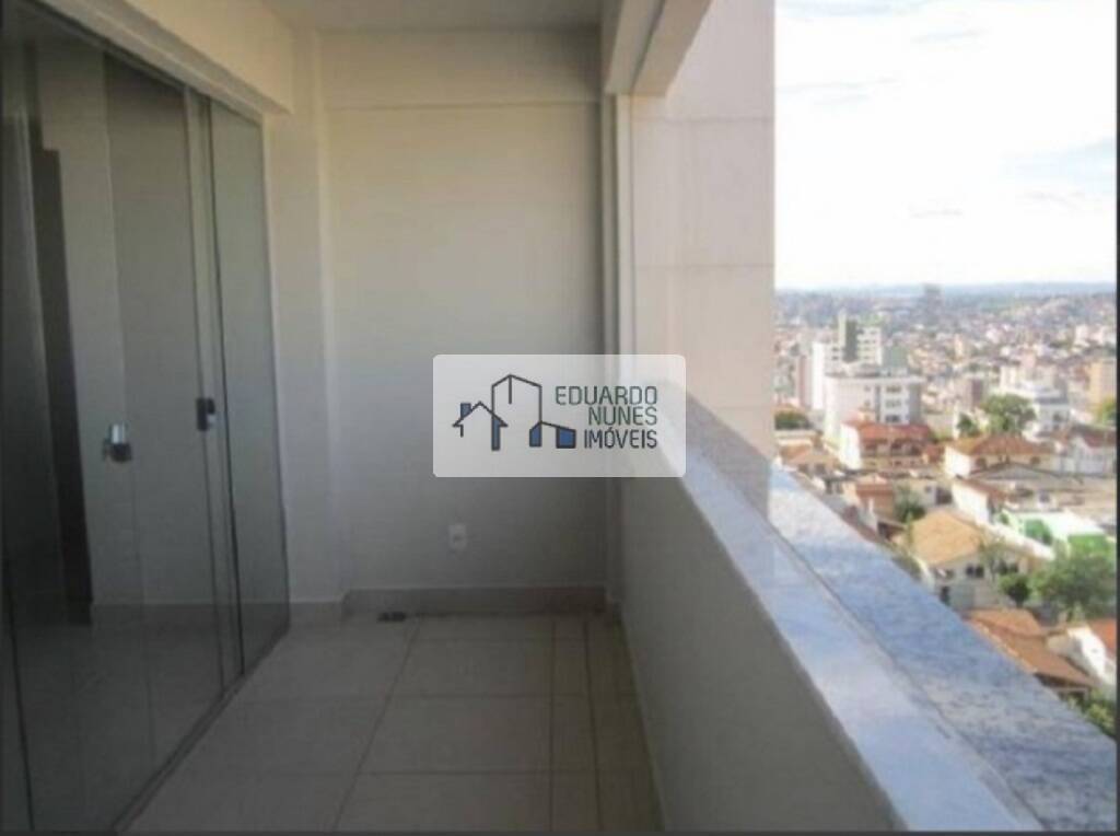 Apartamento à venda com 2 quartos, 66m² - Foto 1