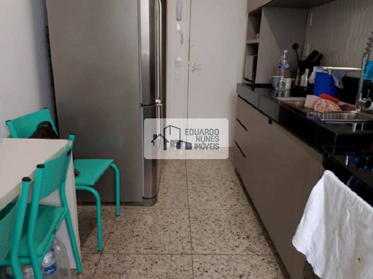 Apartamento à venda com 3 quartos, 105m² - Foto 10