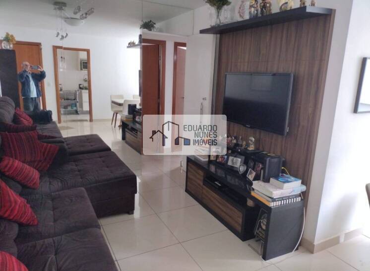 Apartamento à venda com 3 quartos, 77m² - Foto 1