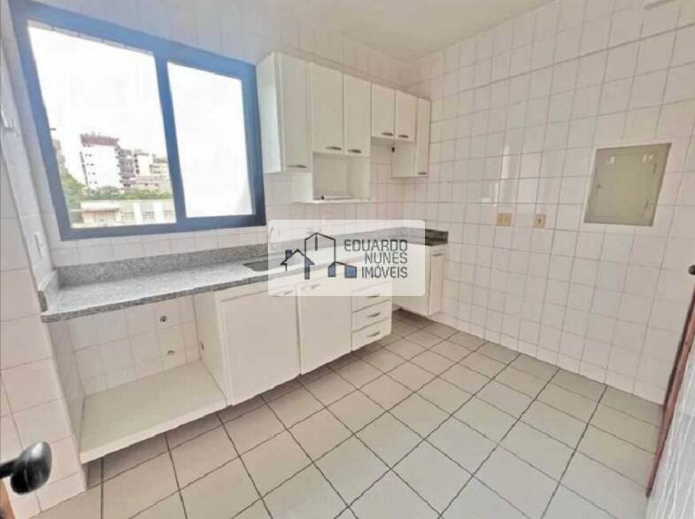 Apartamento à venda com 3 quartos, 83m² - Foto 19