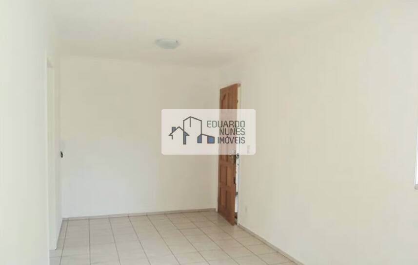 Apartamento à venda com 3 quartos, 64m² - Foto 2