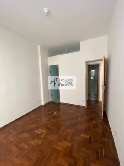 Apartamento à venda com 2 quartos, 65m² - Foto 3